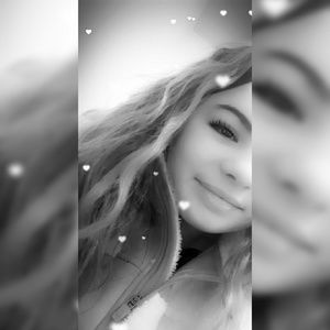 Meet your Posher, Chloe